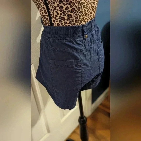 Sonoma Cargo Women's Shorts(Size 16 Navy Color) (EUC) - Picture 2 of 10